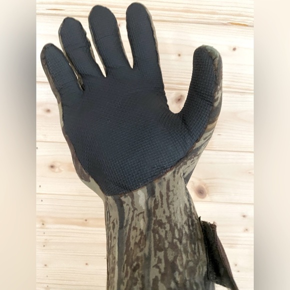 Gates REALTREE Camo Grip Adjustable Wrist Secure Fit Medium Hunting Gloves - Picture 6 of 11